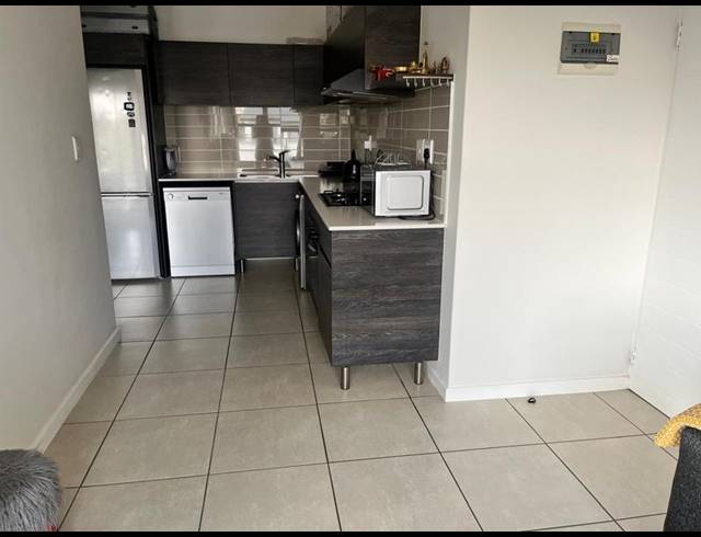 1 BEDROOM APARTMENT FOR SALE IN OLIVEDALE